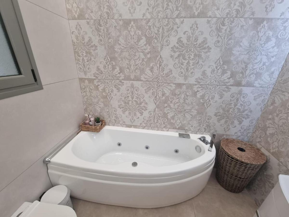 Agora Luxury Apartment 1 Λουτράκι Εξωτερικό φωτογραφία